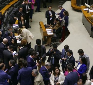 Imagem - Congresso aprova usar emendas para salários de profissionais da saúde