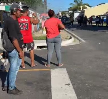 Imagem - Vídeo: protesto fecha Rua das Rosas, no Tapanã, em Belém