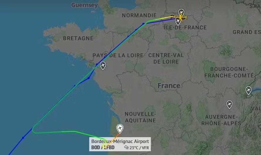 Imagem - Boeing da Air France que fazia voo Paris-São Paulo realiza pouso de emergência