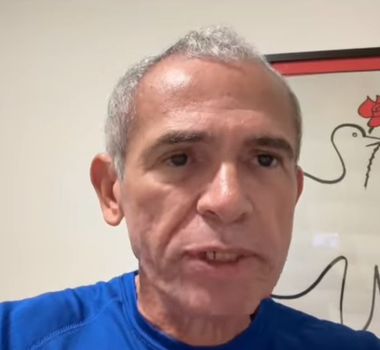 Imagem - Após travessia por terra para fugir de conflito, ex-prefeito de Santarém retorna ao Brasil