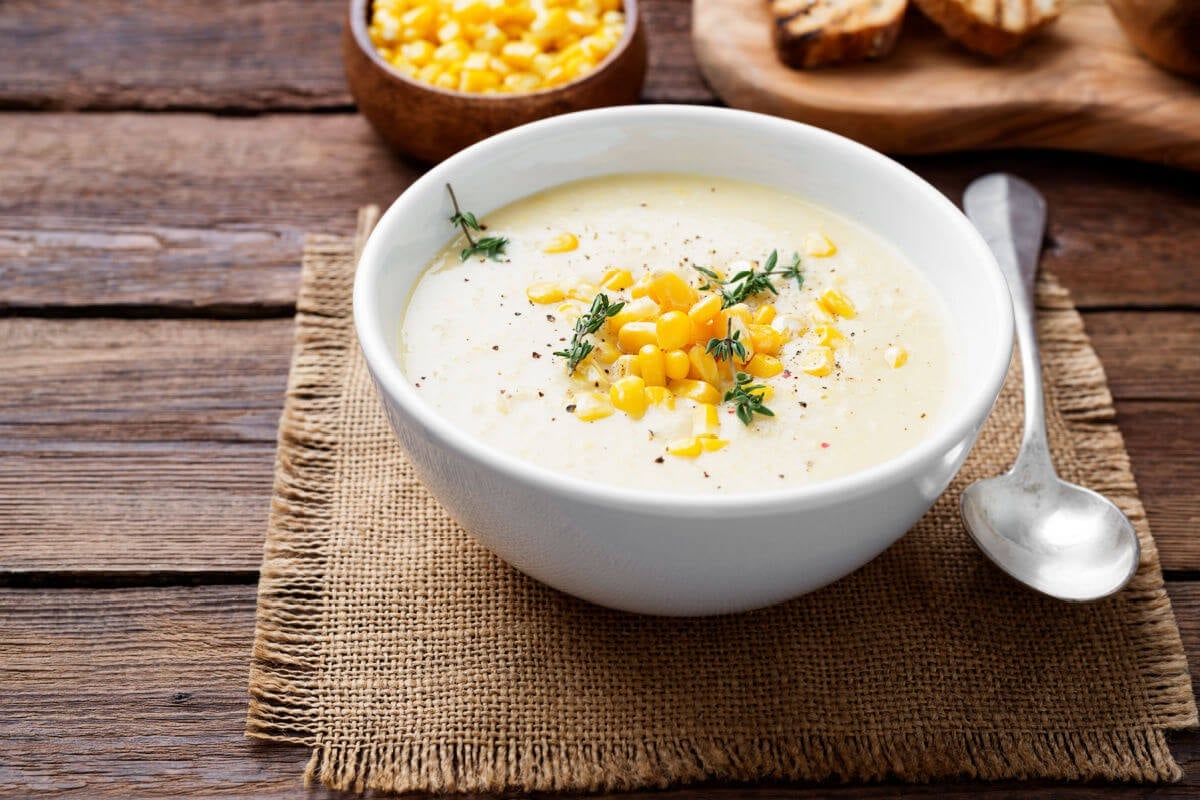 Imagem - 8 receitas de caldos e cremes leves para a festa junina