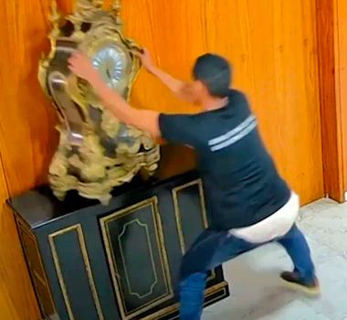 Imagem - Justiça solta homem que quebrou relógio histórico em atos golpistas