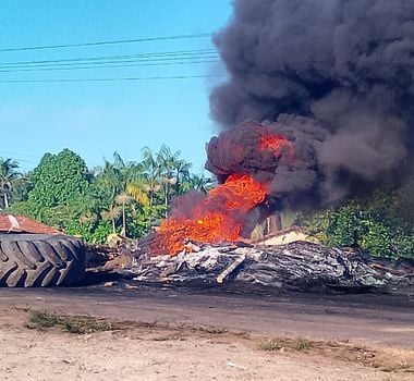 Imagem - Moradores fecham a PA-150 em busca de leito para jovem em estado crítico, no Pará