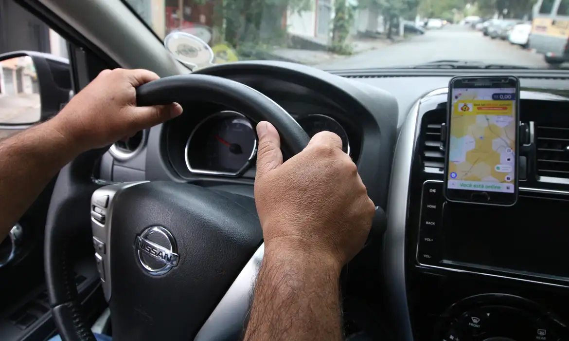 Crédito consignado CLT é aprovado e inclui motoristas de aplicativo - 