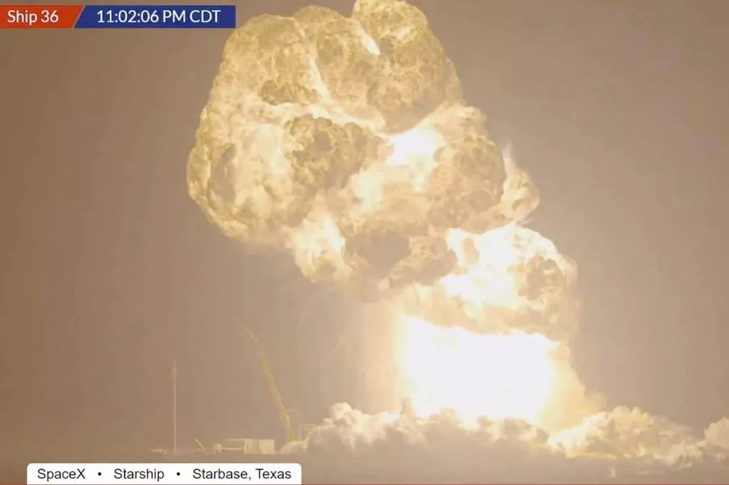 Momento da explosão da Starship