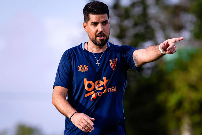 Imagem - António Oliveira fecha rescisão com Sport por mais de R$ 3 milhões e segue no Remo sem anúncio oficial