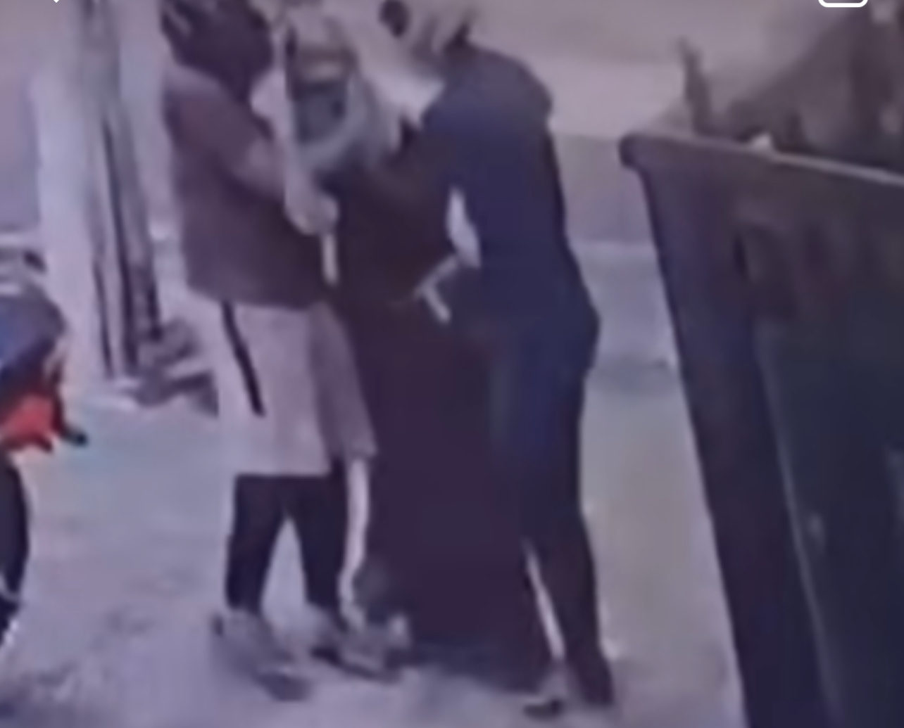 Imagem - Assalto a médica em frente a prédio na Brás de Aguiar, em Belém, é flagrado em vídeo; assista