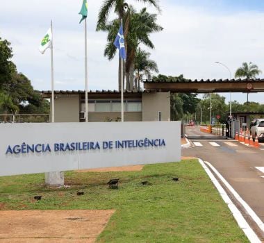 Imagem - Agentes da Abin ameaçam greve para exigir afastamento do diretor indiciado pela PF
