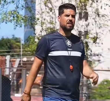 Imagem - Pivô e marcação alta: o estilo de jogo de António Oliveira, novo técnico do Remo