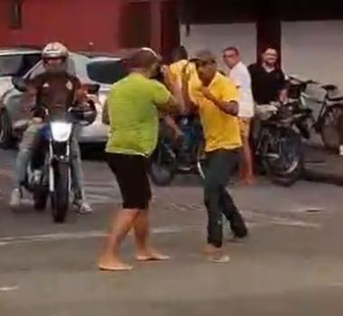 Imagem - UFC do Guamá: homens brigam no meio da rua e vídeo viraliza; assista