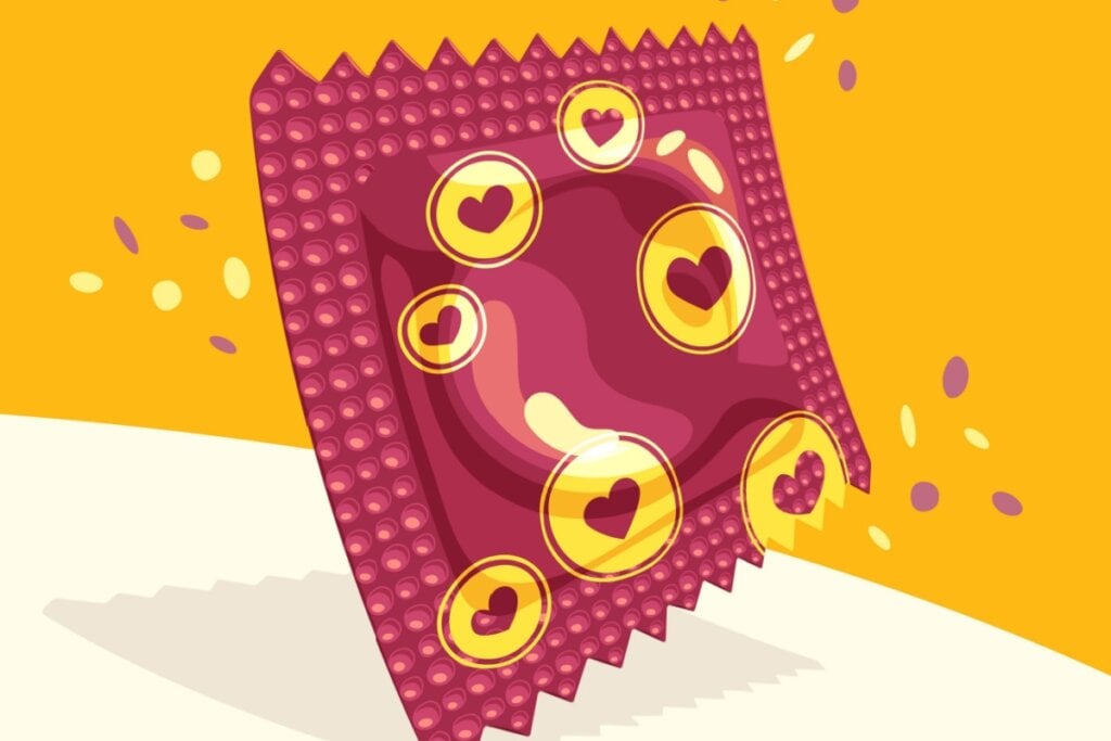 O uso de preservativo é uma das formas de prevenção da hepatite C (Imagem: imagetico | Shutterstock)