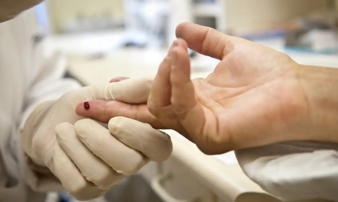 As infecções por HIV têm crescido no Brasil, segundo um estudo realizado em Porto Alegre (RS).