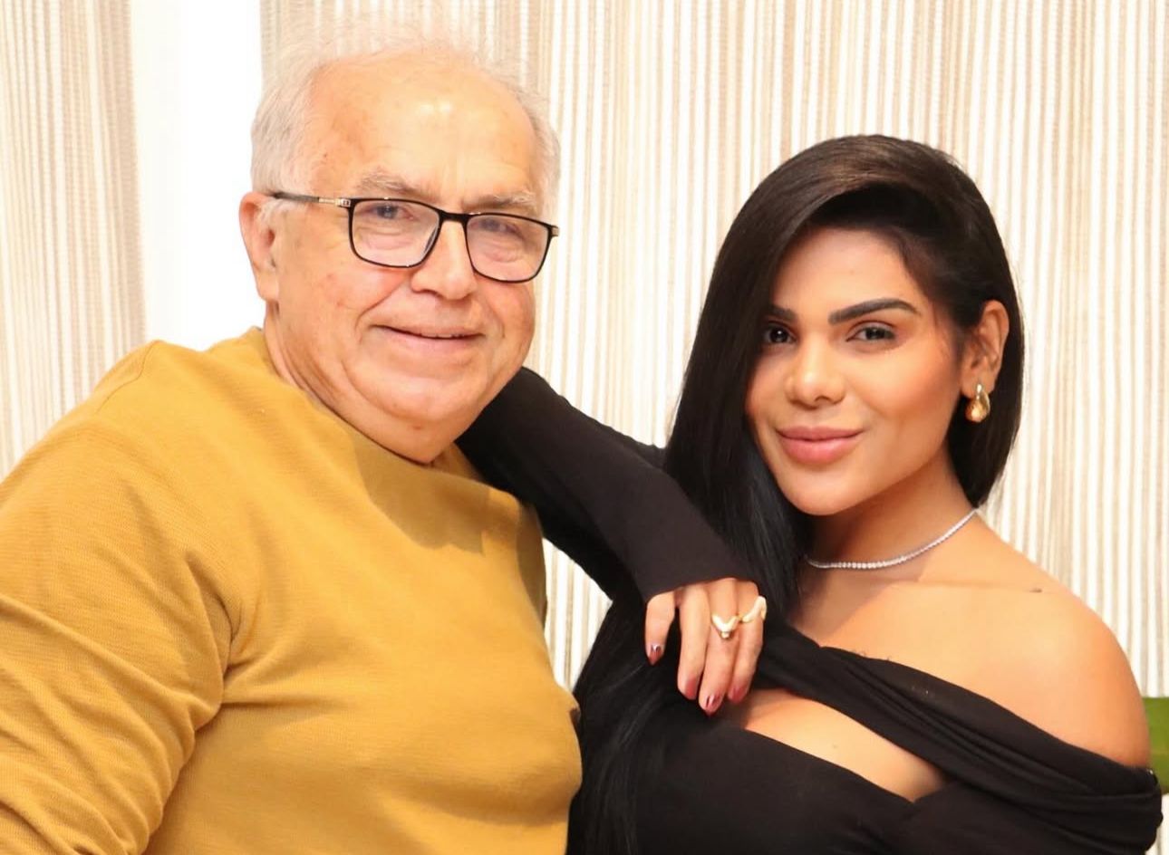 O ex-prefeito de Arari-MA, Rui Filho, e sua esposa.