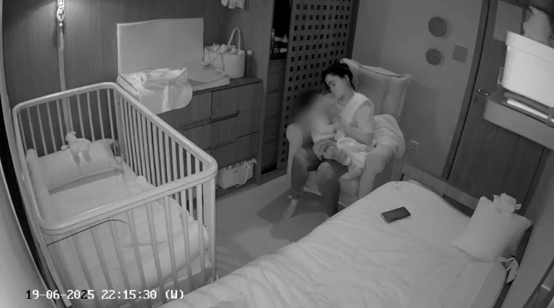 Momento em que a babá foi flagrada dopando a criança