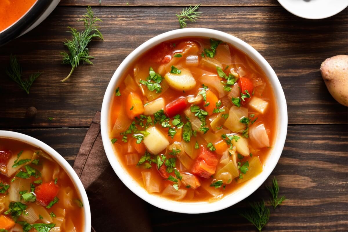Sopa de legumes (Imagem: Tatiana Volgutova | Shutterstock)