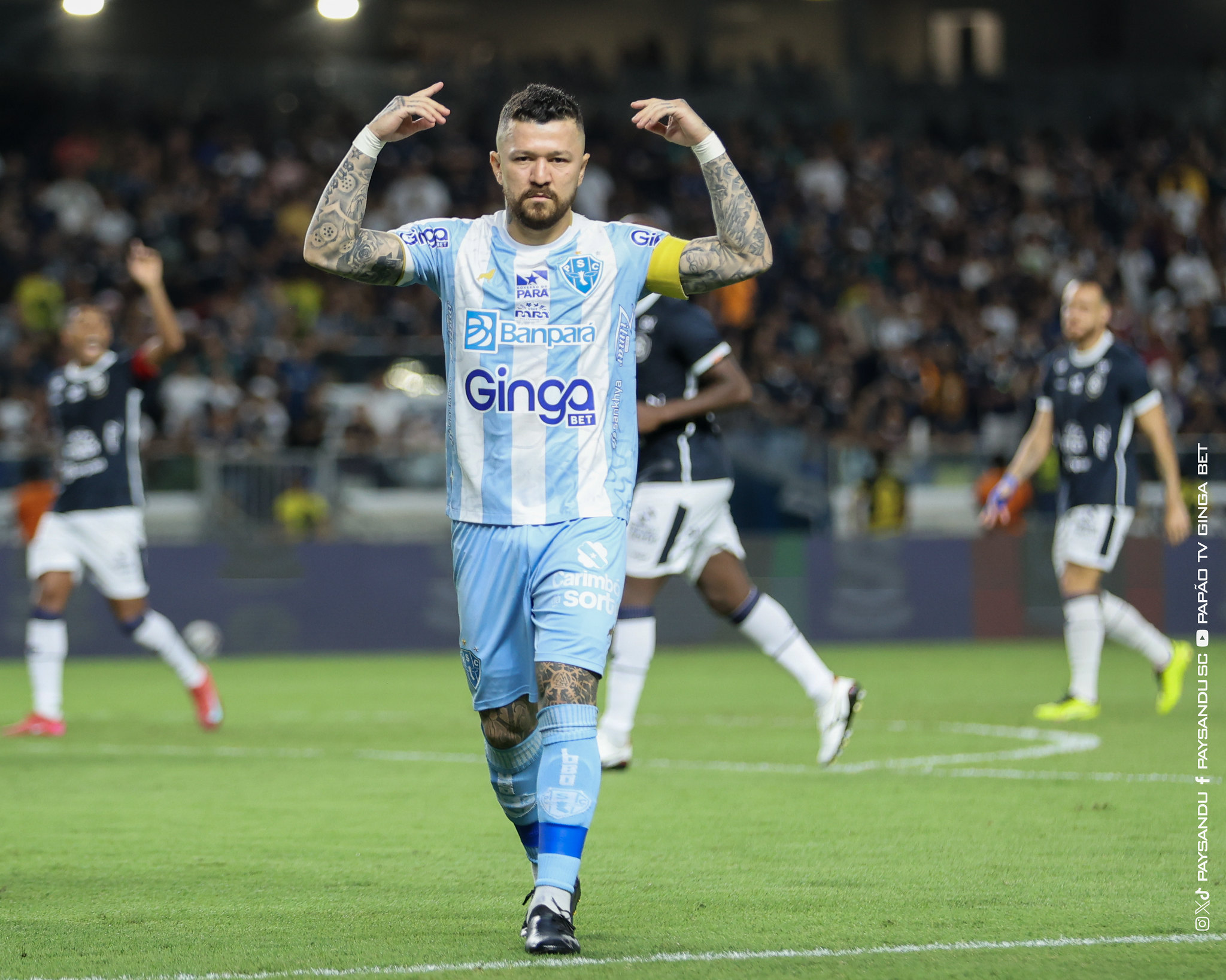 Rossi em campo na vitória contra o Remo, pela Série B
