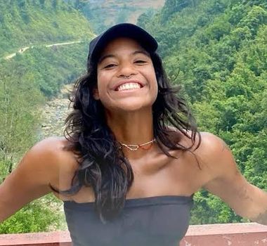 Imagem - Morre brasileira que caiu em trilha de vulcão na Indonésia após quatro dias de tentativas de resgate