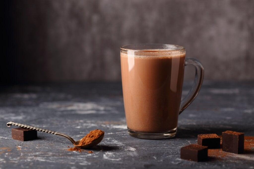 Chocolate quente proteico (Imagem: DredTorgal | Shutterstock)