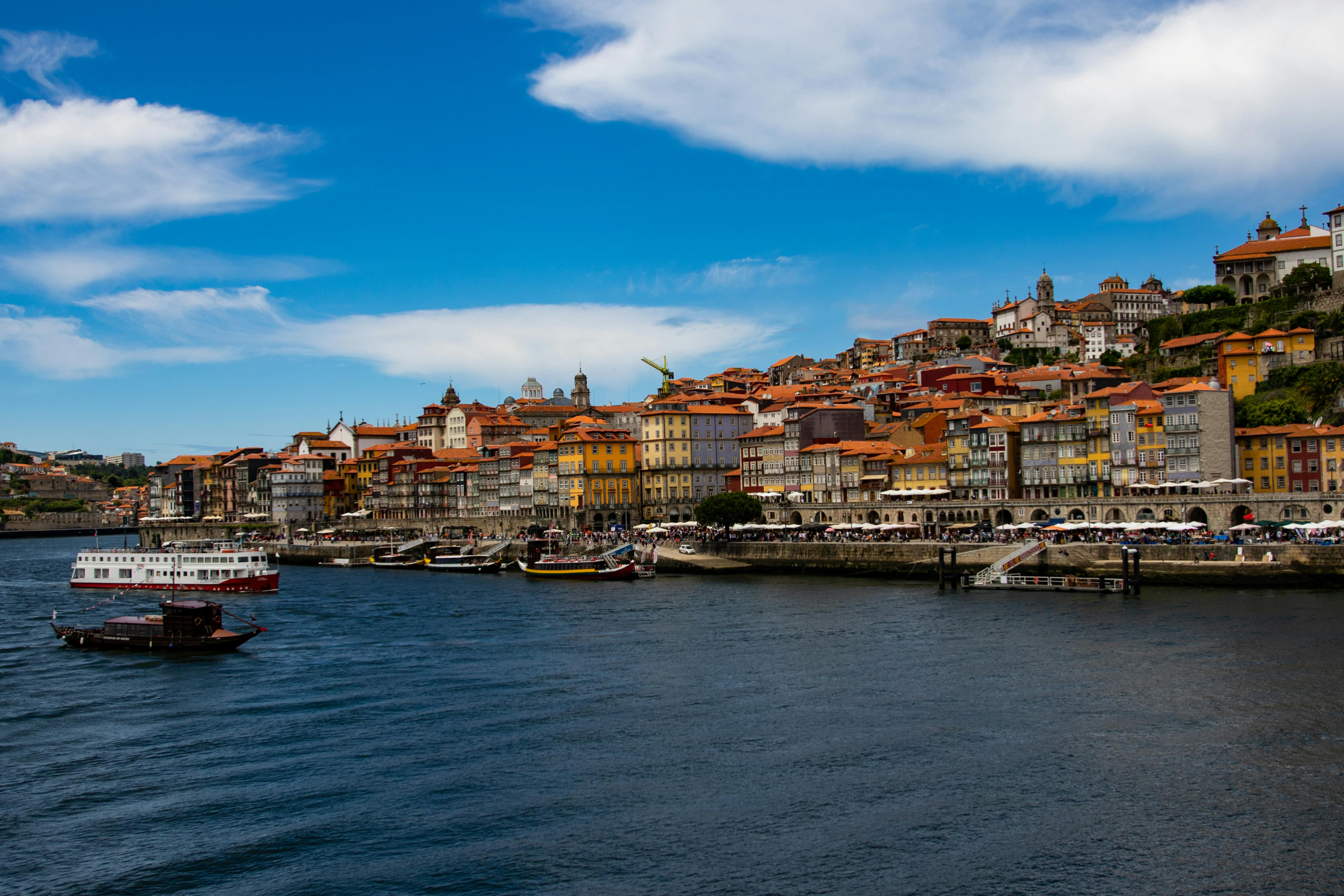 O governo de Portugal anunciou planos e mudanças para tornar mais rígidas as regras da Lei de Nacionalidade. 