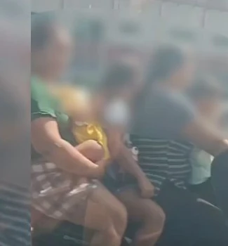 Imagem - Homem é flagrado levando quatro pessoas em moto nas ruas de Belém, entre elas um bebê