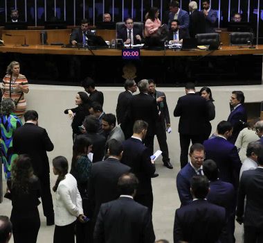 Imagem - Plenário da Câmara derruba decreto de Lula sobre IOF