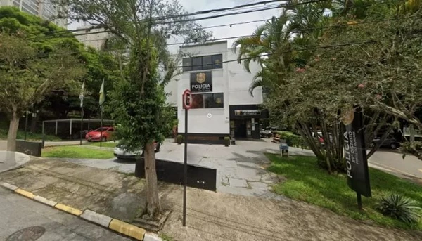 Criminosos invadem mansão e fazem idosos reféns em São Paulo
