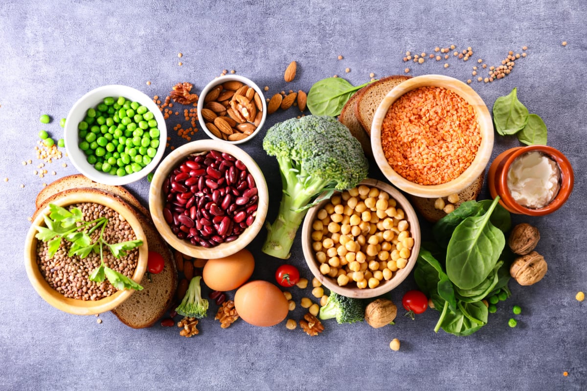 Uma alimentação rica em proteína vegetal pode ser uma aliada importante no processo de ganho de massa muscular (Imagem: margouillat photo | Shutterstock)