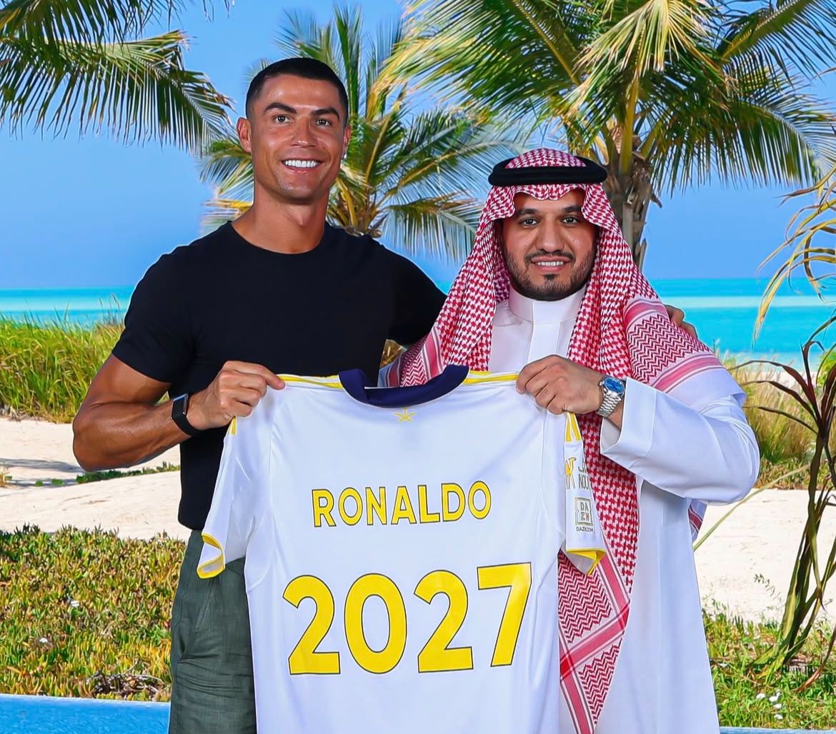 Cristiano Ronaldo renova com Al-Nassr até 2027 e segue na corrida pelo milésimo gol