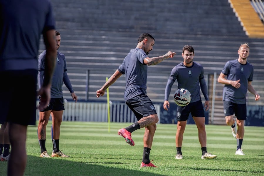 Maxwell está apto para jogar pelo Remo -