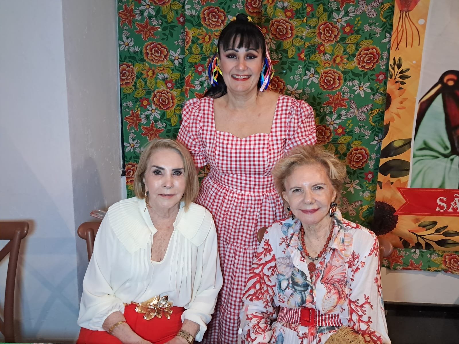 Simone Daibes com Marly Dourado e Gilka Ferro e Silva 