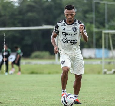 Imagem - Lateral do Paysandu destaca efetividade e melhora defensiva: 'Dá confiança'
