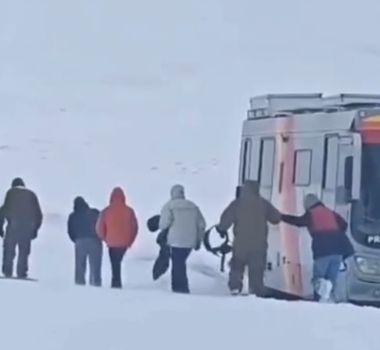 Imagem - Vídeo: Brasileiros são resgatados após ficarem 24 horas presos em nevasca no deserto do Atacama