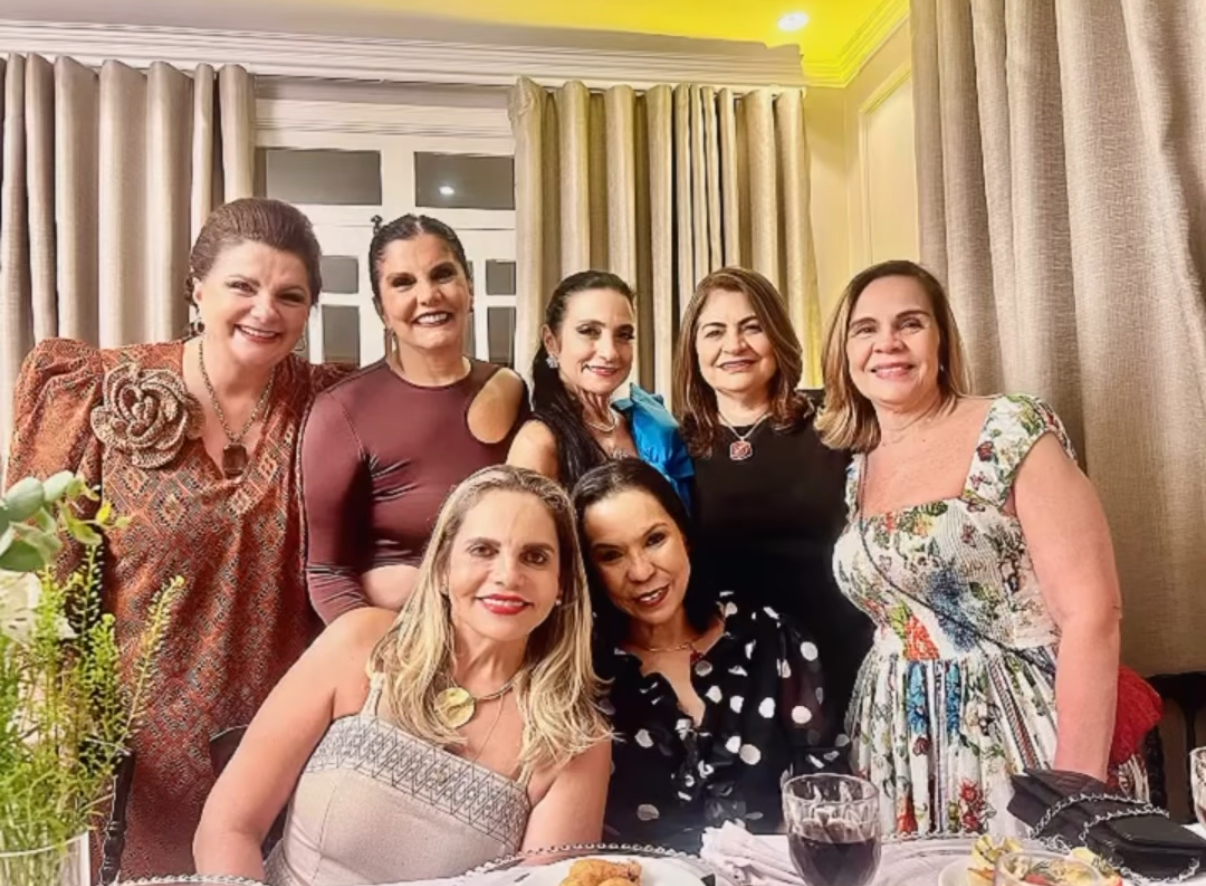 Alegria, Alegria! Telma Guerreiro com Zarra, Gilvana Gonçalves, Ana Amélia Figueiredo, Ângela Prado, Tânia Tavernard e Silvia Bezerra 