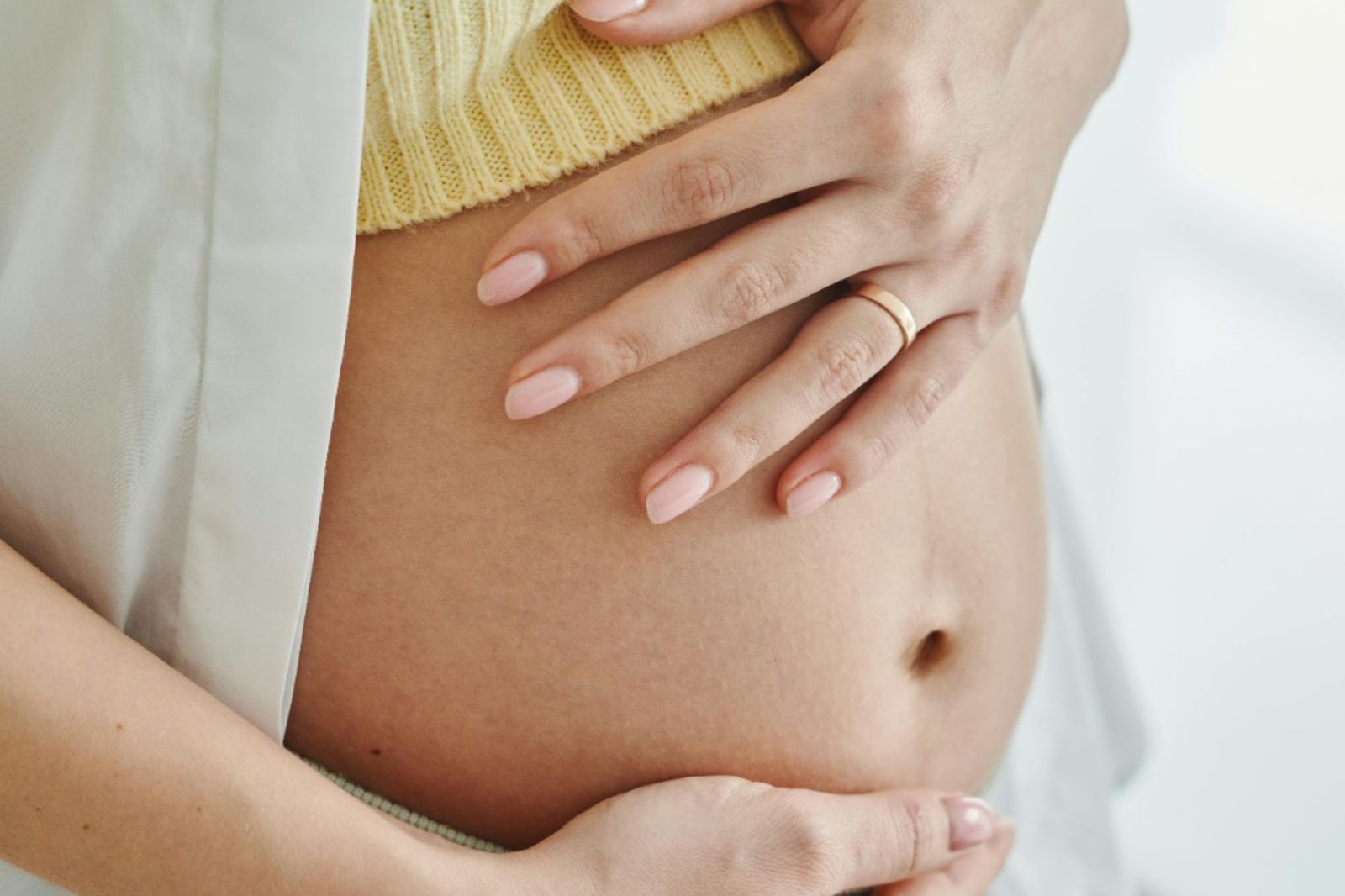 As brasileiras estão tendo menos filhos e adiando a maternidade. 