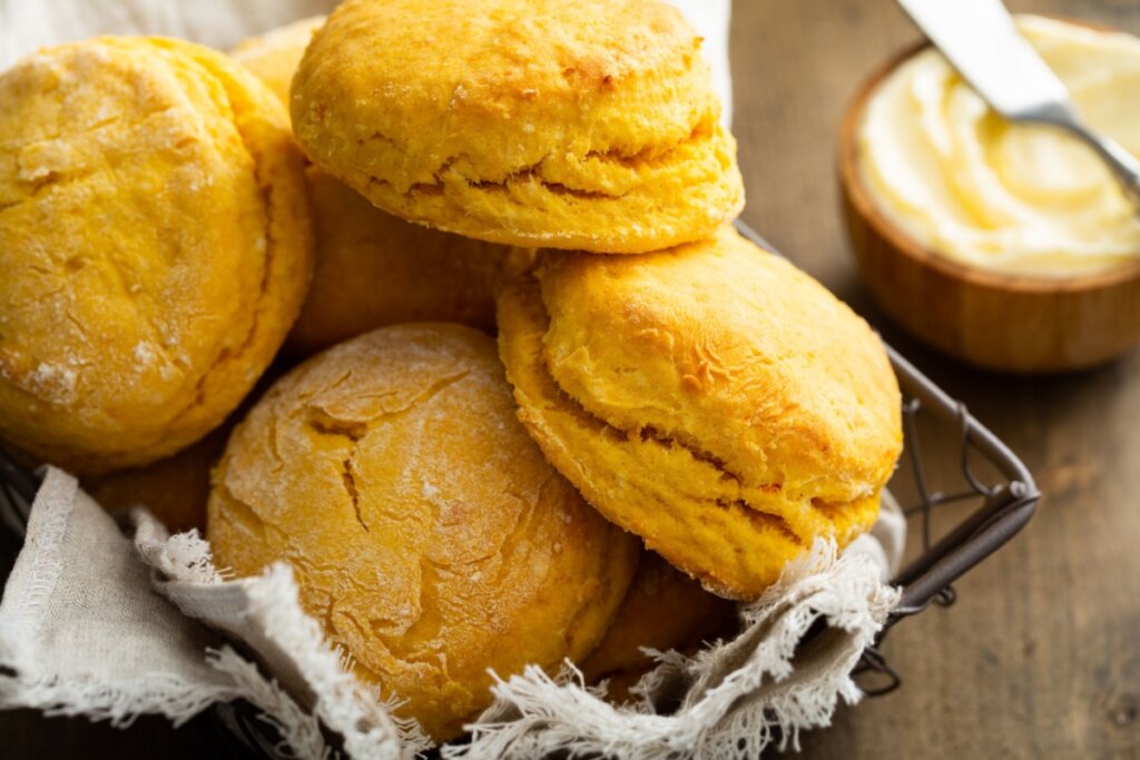 Bolinho de batata-doce (Imagem: Elena Veselova | Shutterstock)