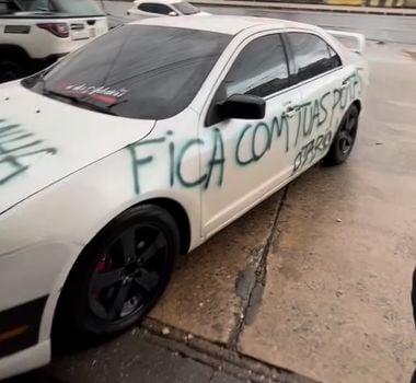 Imagem - Vídeo: dono de carro com frase polêmica 'Fica com as put4s' é identificado em Belém; entenda o motivo da pichação