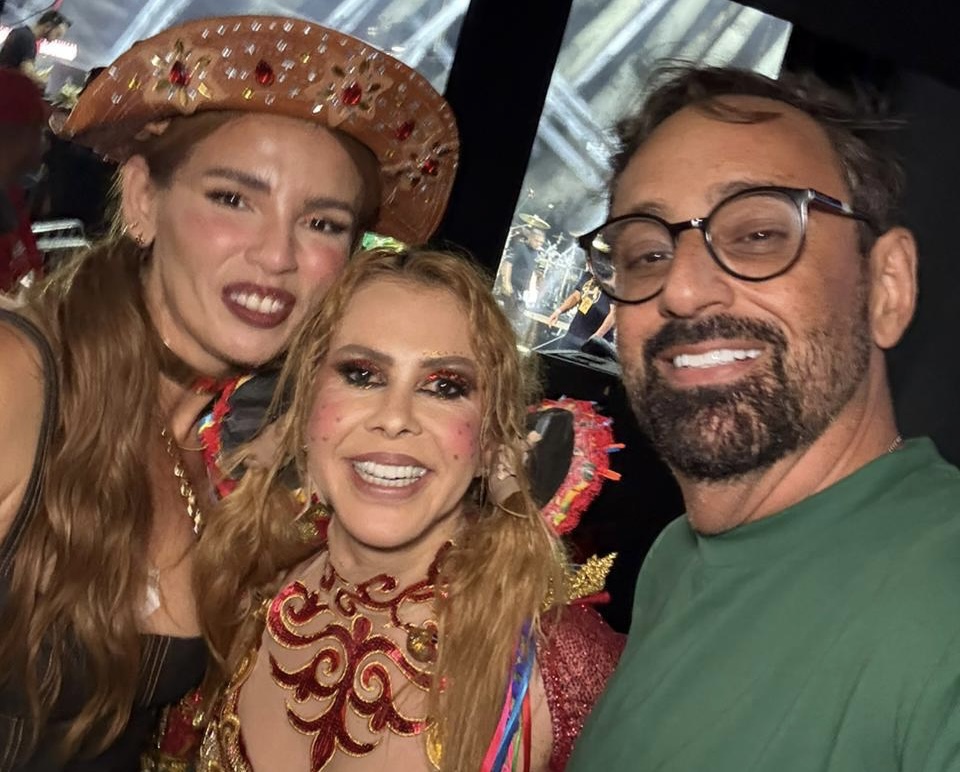 Fãs de carteirinha da Joelma, Débora e Jefferson Goldenberg se esbaldaram durante o show que reuniu milhares de pessoas no Parárraiá, o maior São João da Amazônia, realizado no Mangueirão. 