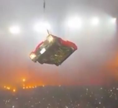 Imagem - Falha em show deixa Beyoncé pendurada no ar e assusta fãs nos EUA; assista
