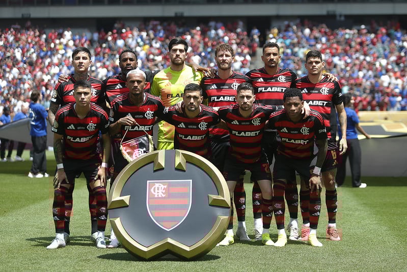 Mengão entra em campo em busca de uma vaga nas quartas do torneio - 