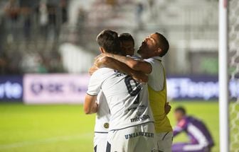 Remo encosta no G4 da Série B após virada contra o Athletic