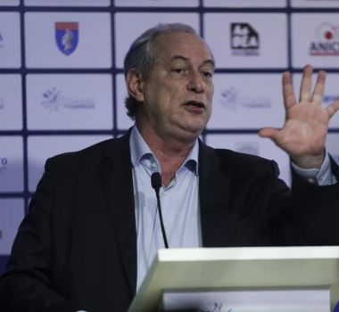 Imagem - Presidente do PDT diz que Ciro Gomes não sai do partido: 'não faria isso comigo'