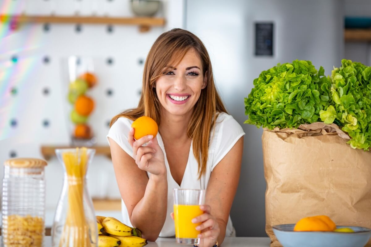 O cuidado com a alimentação faz parte do tratamento do lipedema (Imagem: Dragana Gordic | Shutterstock)