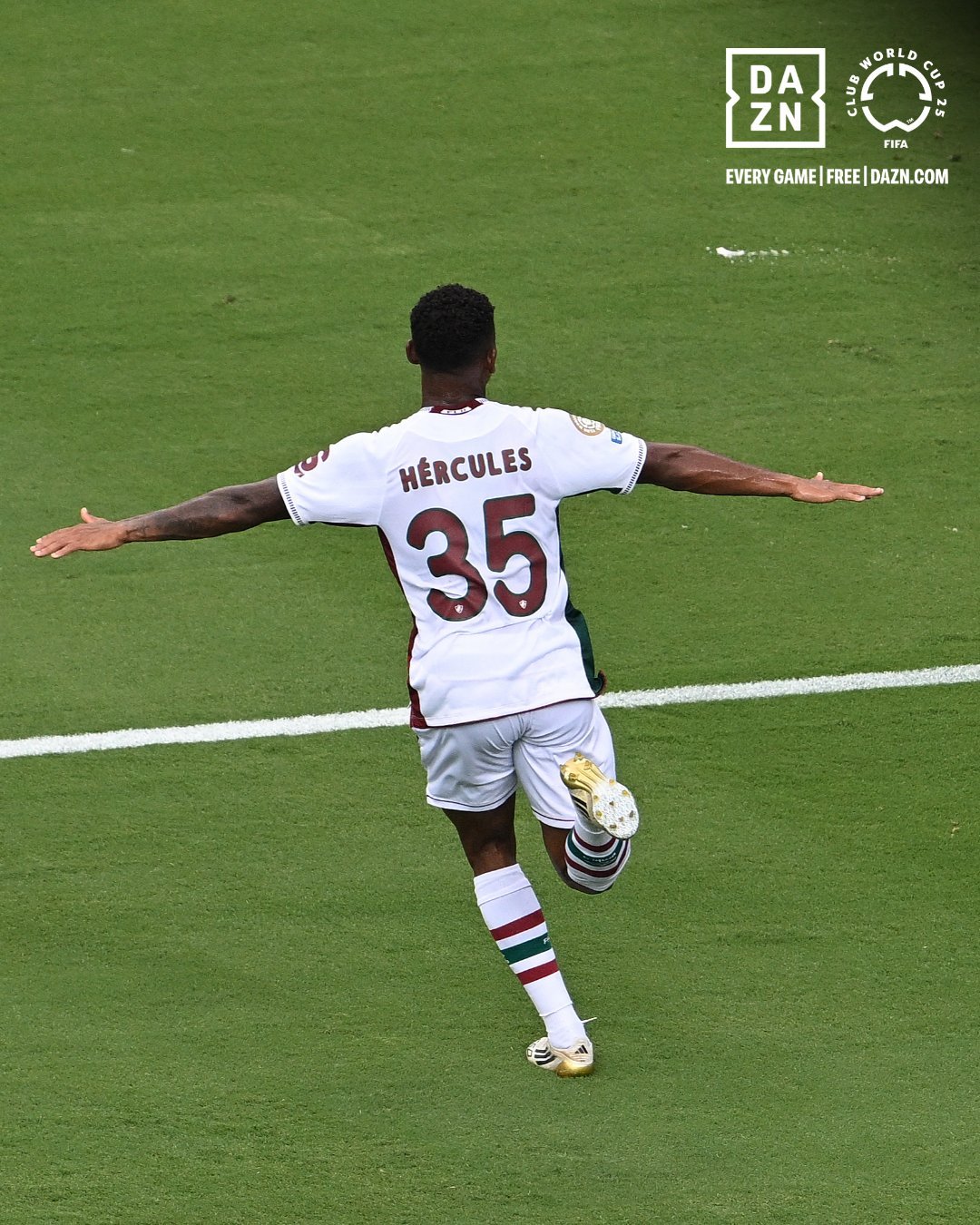 Hércules comemora gol da classificação para as quartas