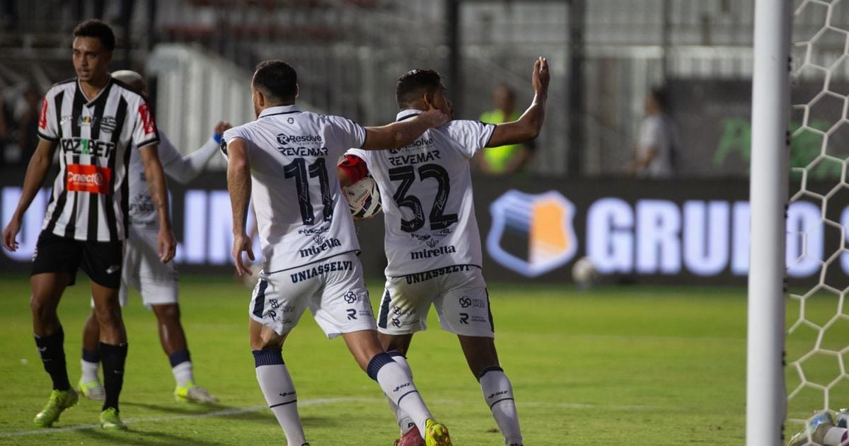 Pedro Rocha fez os gols da vitória azulina