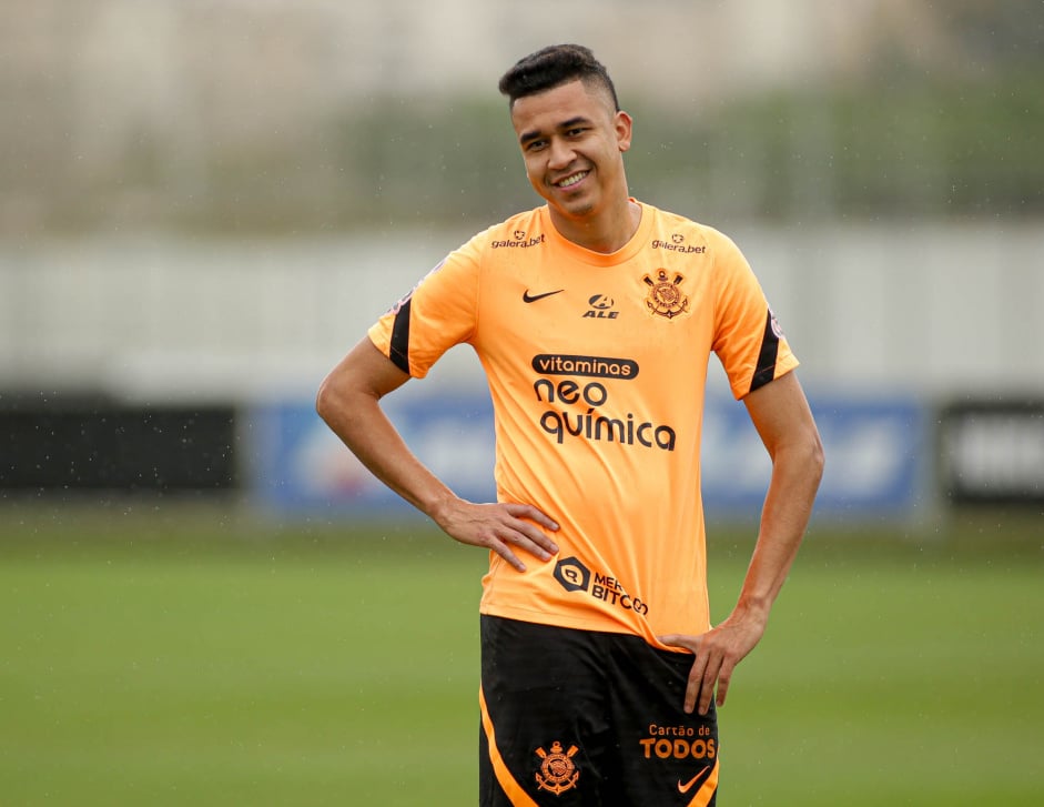 Volante colombiano teve passagem pelo Corinthians - 