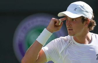 João Fonseca avança em Wimbledon e quebra marca histórica