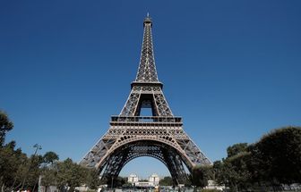 Torre Eiffel é fechada após onda de calor que já matou 8 na Europa