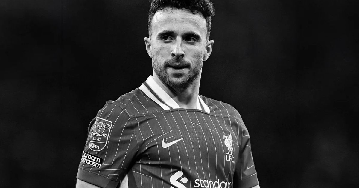 Diogo Jota com a camisa do Liverpool -