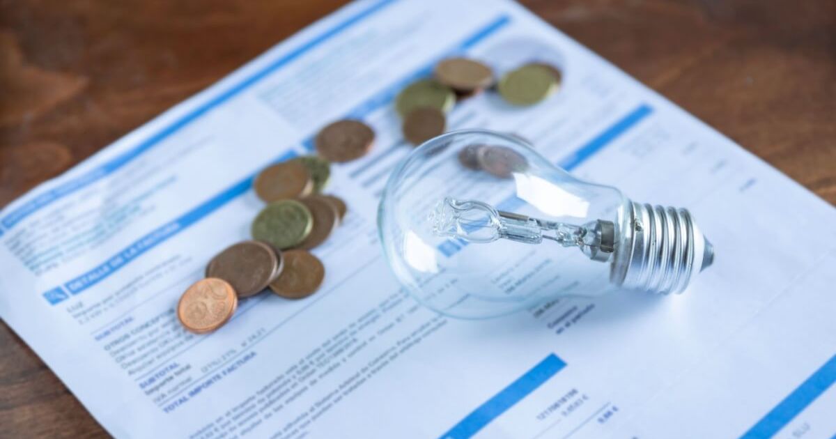 [Edicase]Hábitos conscientes do dia a dia evitam o desperdício de energia elétrica (Imagem: TanitJuno | Shutterstock)
