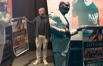 Terry Crews se emociona ao receber pôster autografado de ‘Cidade de Deus’: 'esse filme mudou minha vida'
